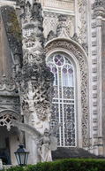 Palicio-collonade-and-detai