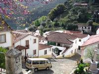 Cobbled-street-s-Dornes